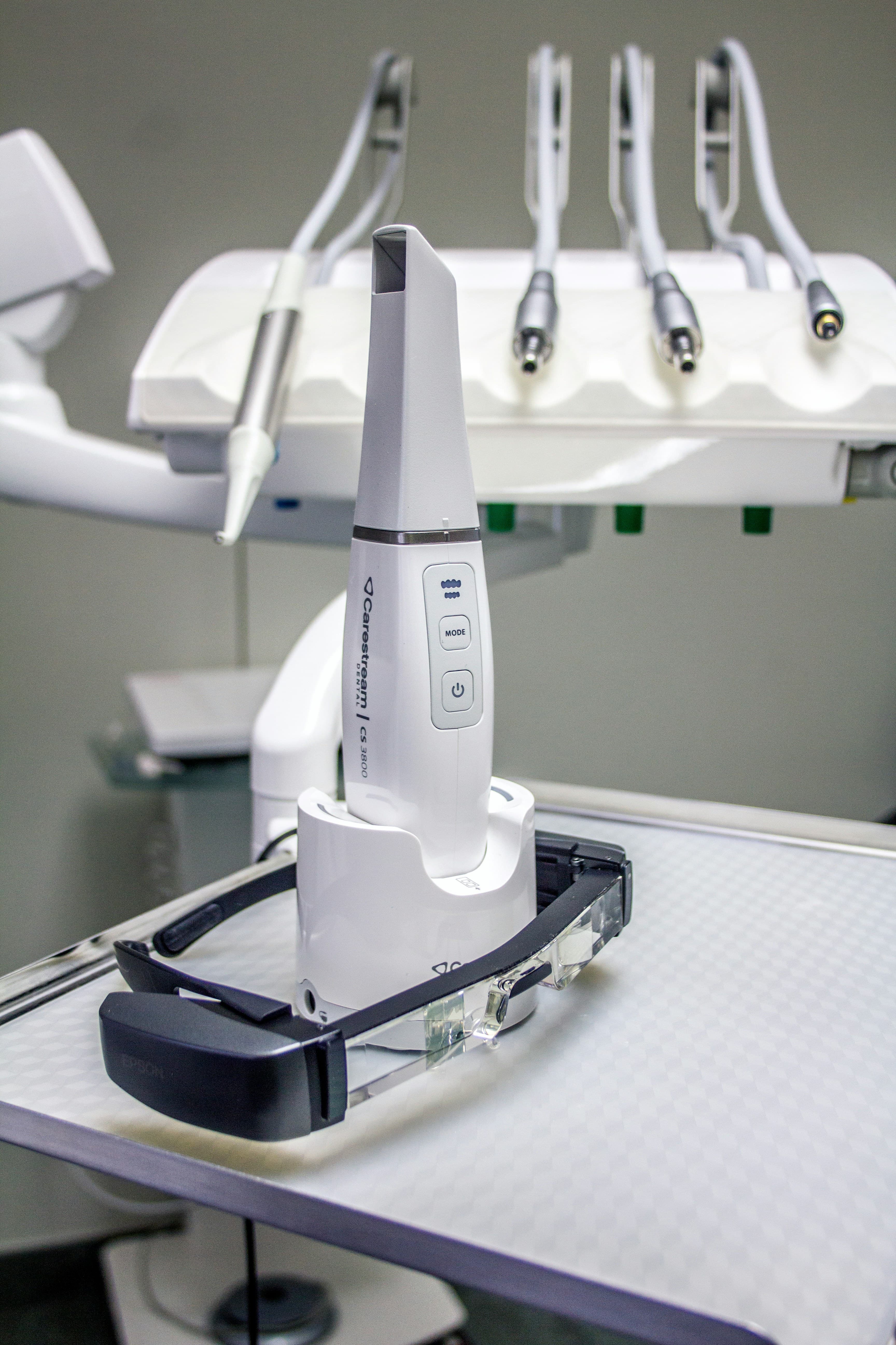 Carestream CS 3800 intraoral scanner on a dental tray, example of equipment sold on Operatory Auctions